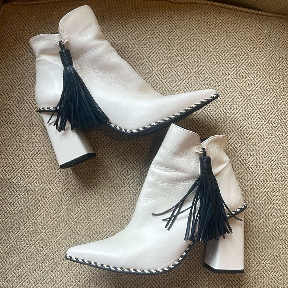 Pedro Anton Off White Booties, size 37